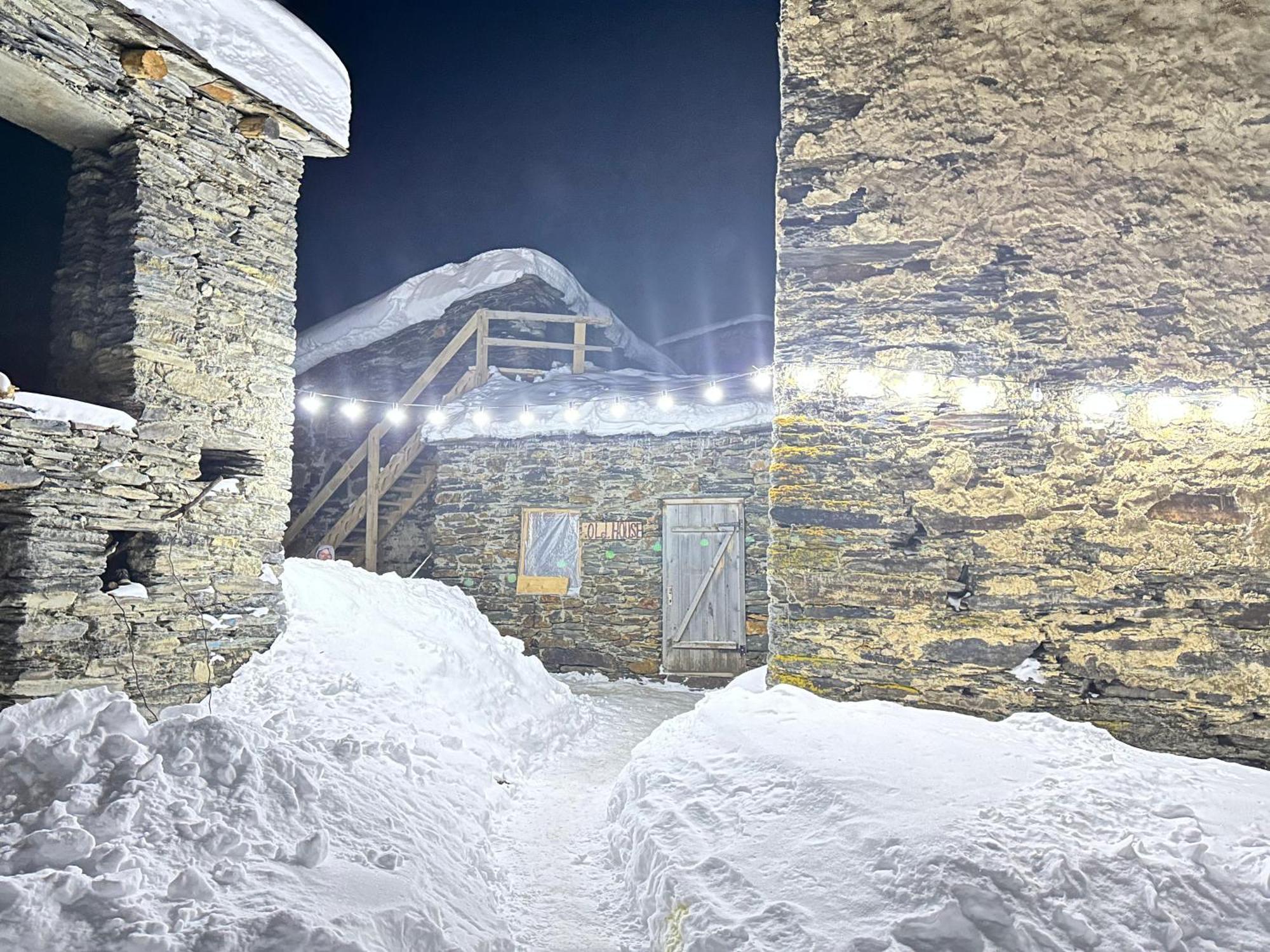 فندق Old House أوشغولي المظهر الخارجي الصورة